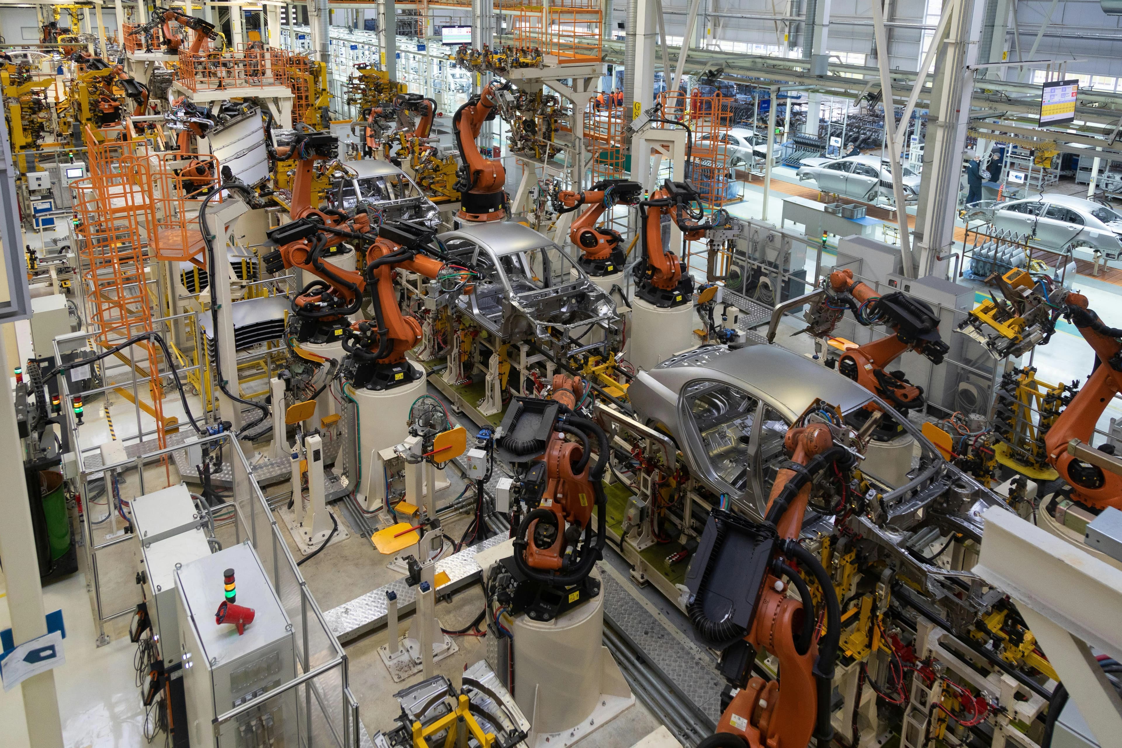 Stellantis Quietly Reorganizes North American Plant Schedules Ahead of 2026 Model Overhaul