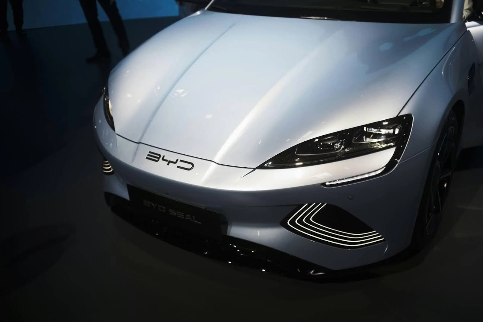 Chinese Automakers Flood UK Market While Everyone Pretends This Is Fine