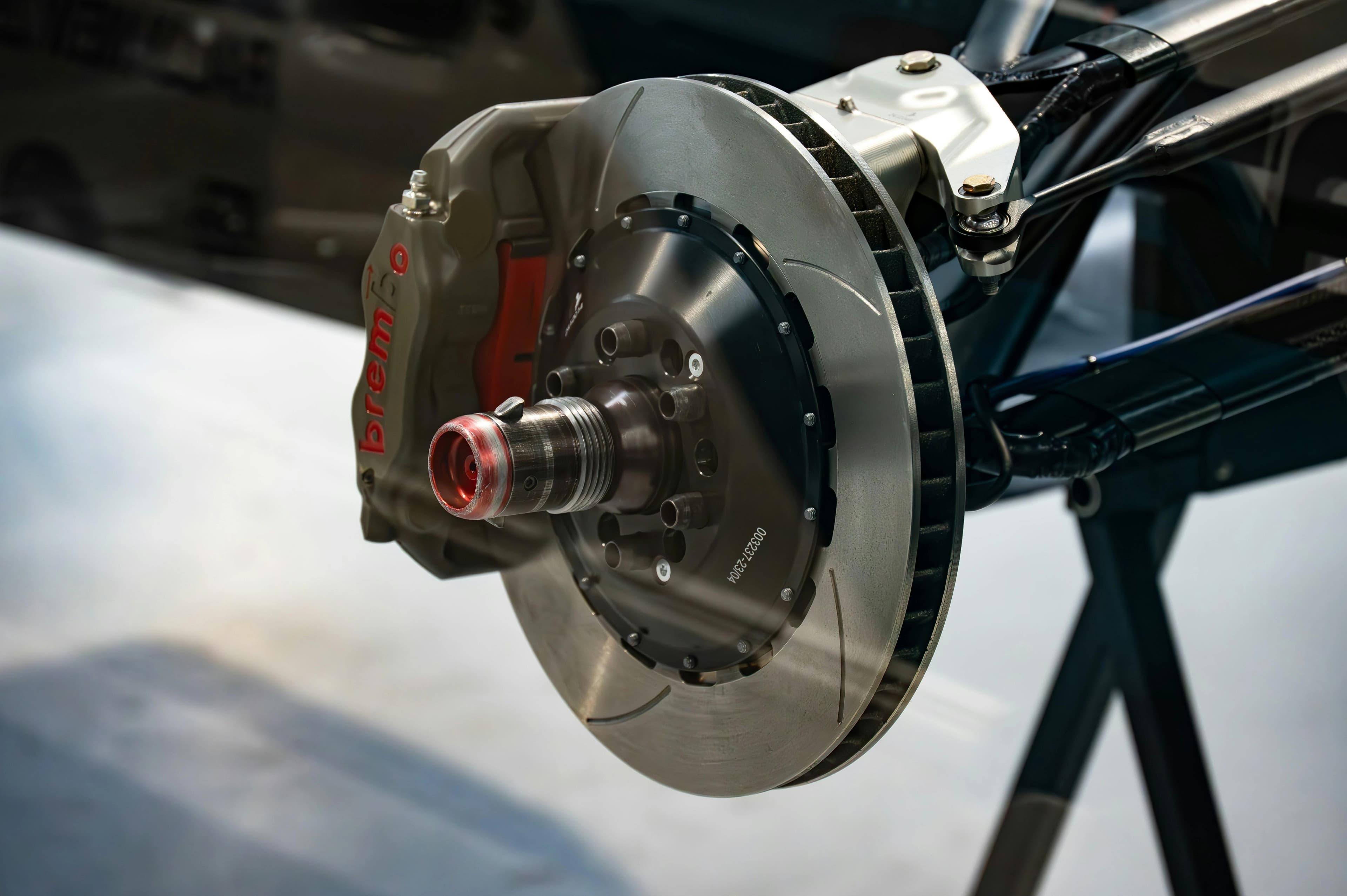 GM Investigates Brake Vacuum Failure Reports on 2024–2026 SUVs, Preparing a Potential Safety Recall