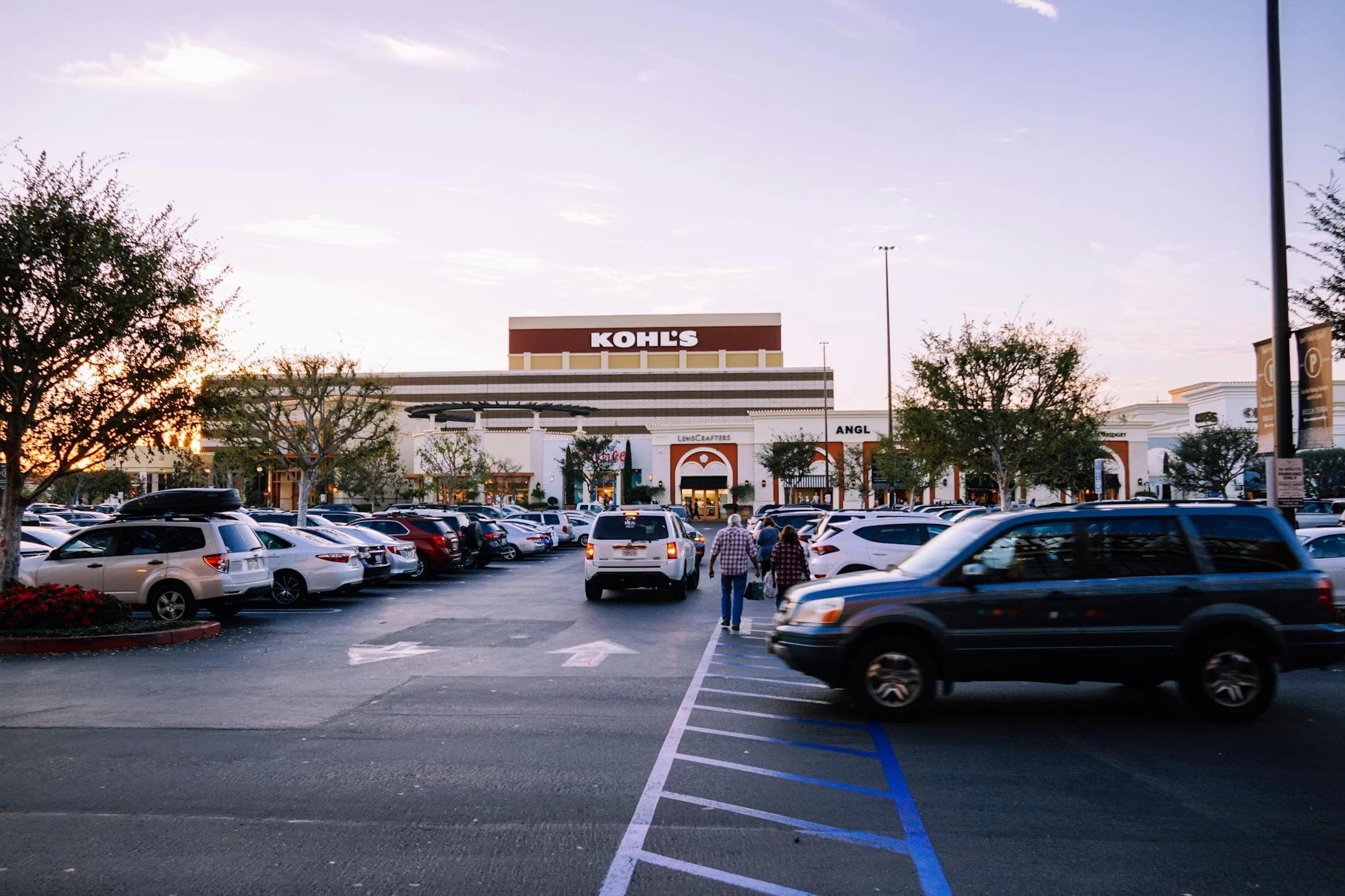 Your Car Will Soon Park Itself While You're Shopping