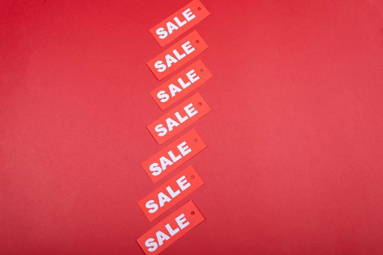 Year-End Car Deals: The Discount Avalanche Has Arrived