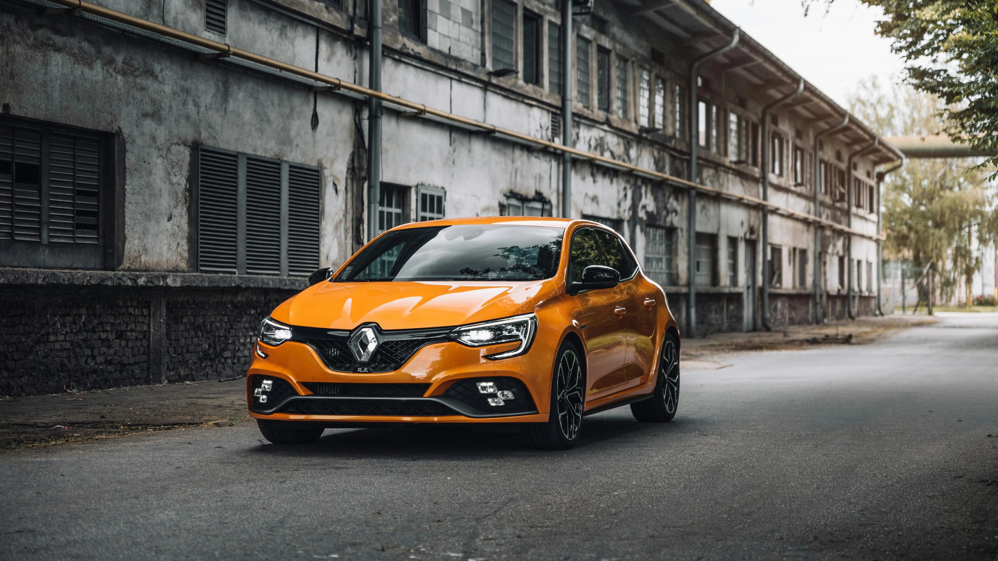 Ford and Renault Swear They’re Just Friends as They Build an EV Future Together