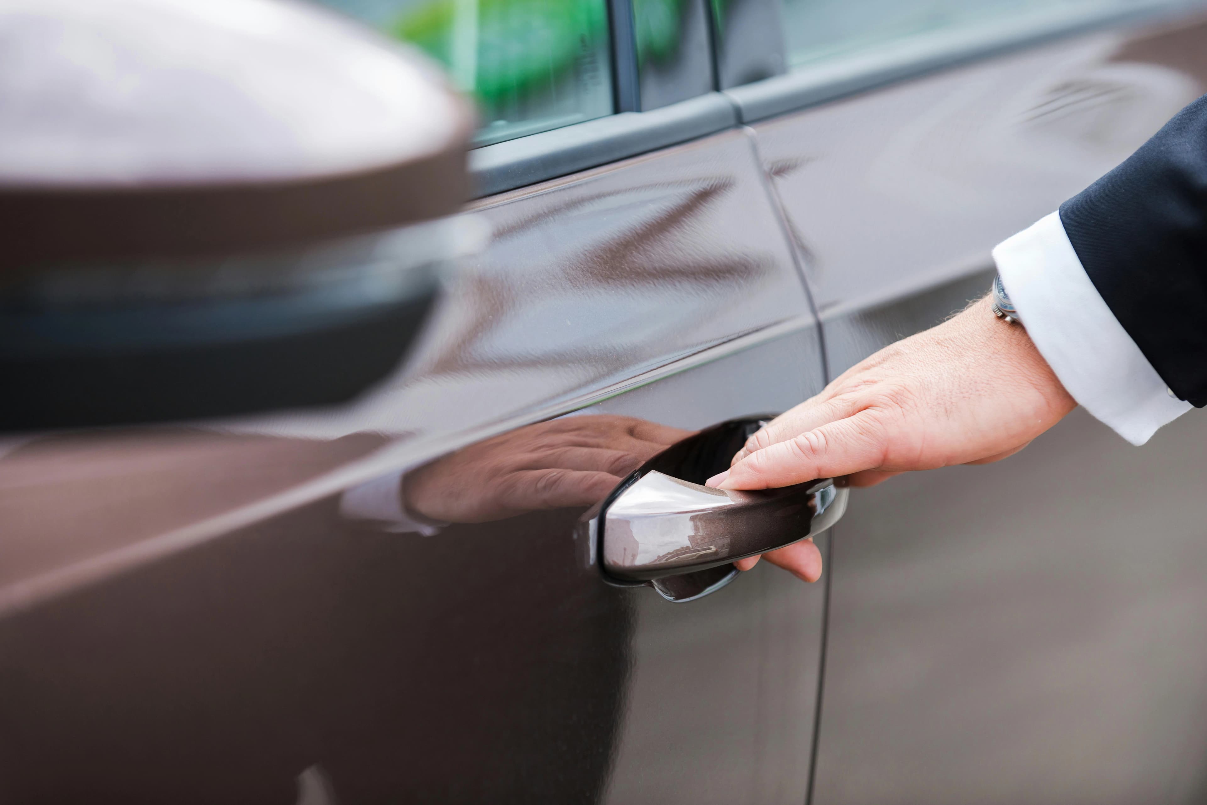 Congress to Automakers: Put the Damn Door Handle Back