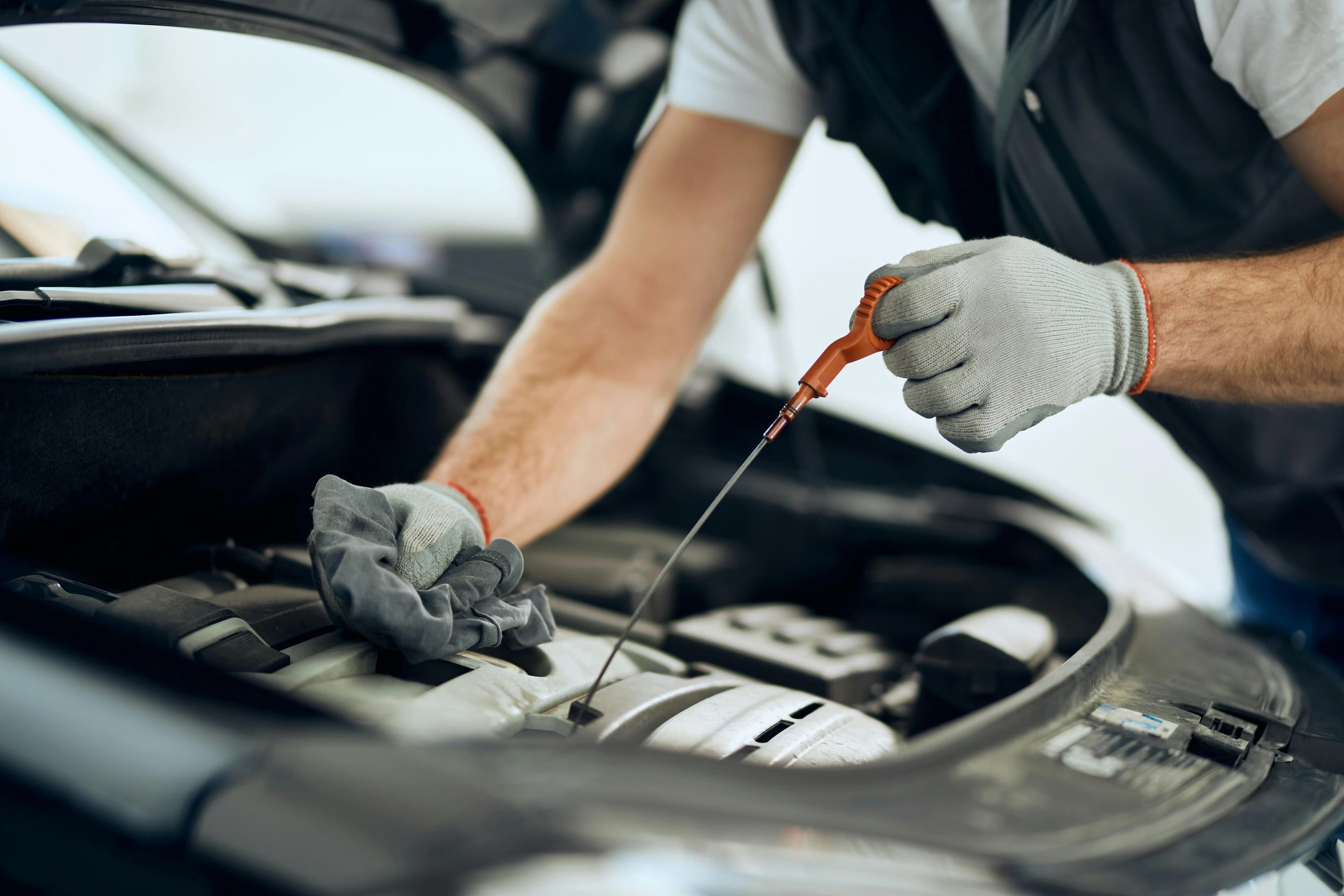 Free Oil Changes for Life? Automakers Reboot Loyalty With New Service Bundles