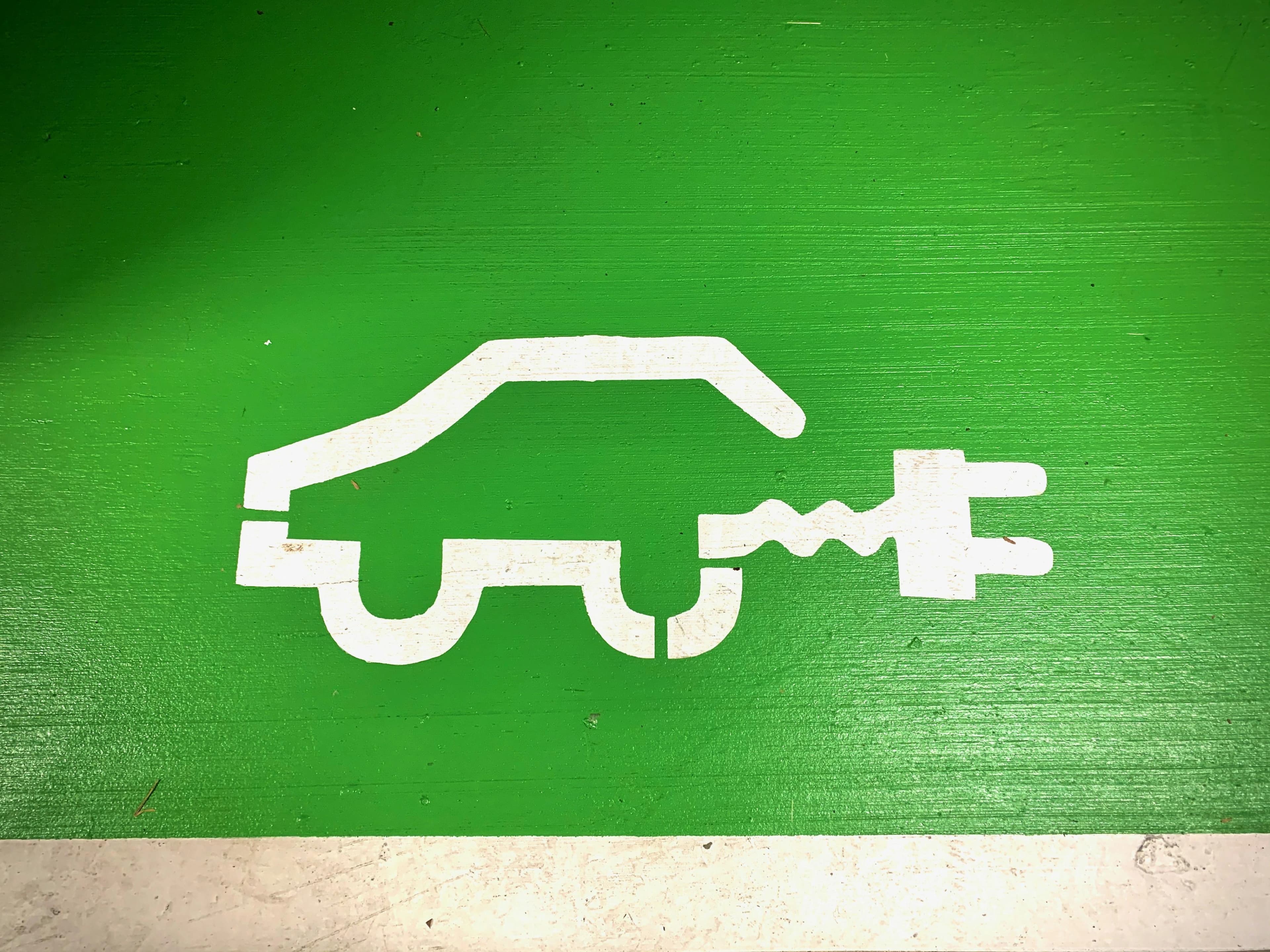 What's the better buy in 2026: EV or Hybrid?